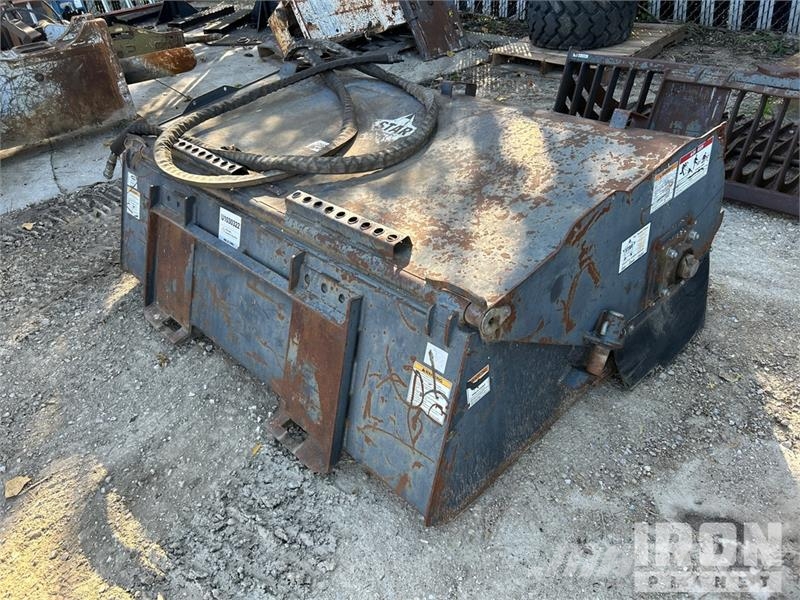 Bobcat 72 in Skid Steer Sweeper Щітки