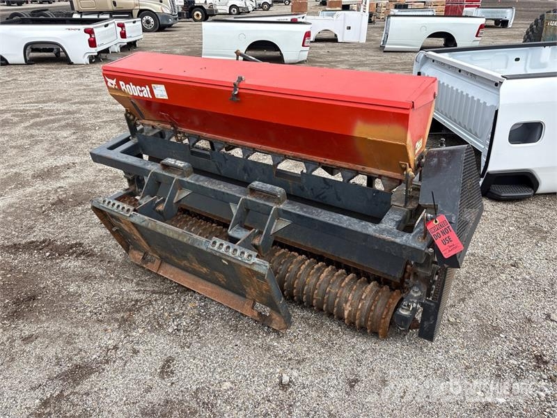 Bobcat 725DR 88 in Skid Steer Seeder Perfuradoras