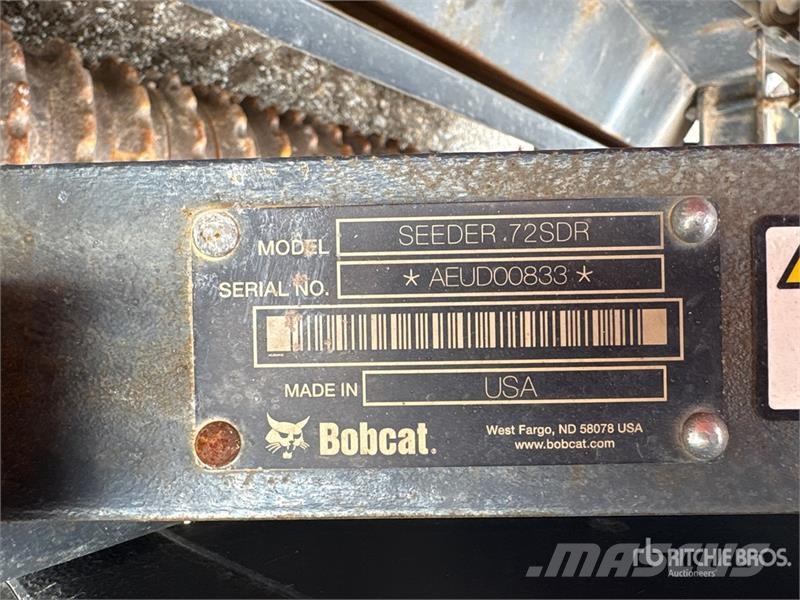 Bobcat 725DR 88 in Skid Steer Seeder Perfuradoras