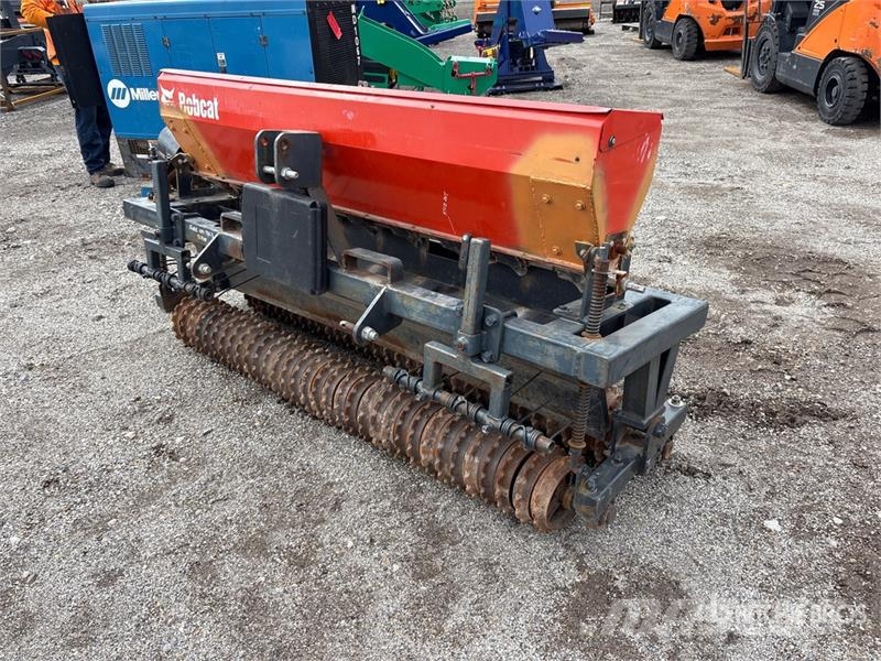 Bobcat 725DR 88 in Skid Steer Seeder Perfuradoras