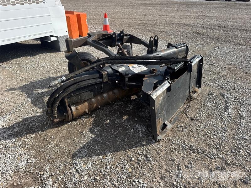 Bobcat 72SCM 74 in Skid Steer Power Rake Rendkészítő