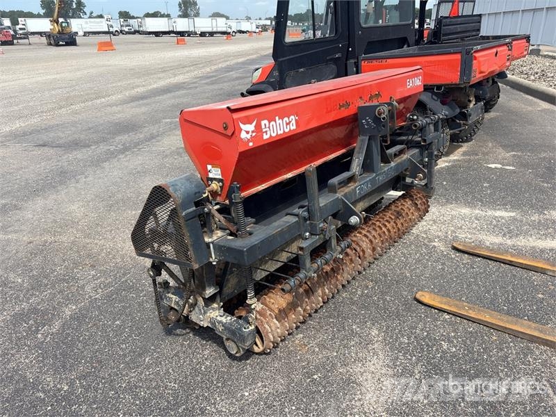 Bobcat 72SDR 72 in Skid Steer Seeder Sorvetőgép