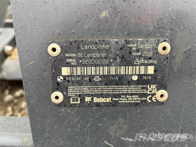 Bobcat 84 in Skid Steer Landplane Schwere Eggen