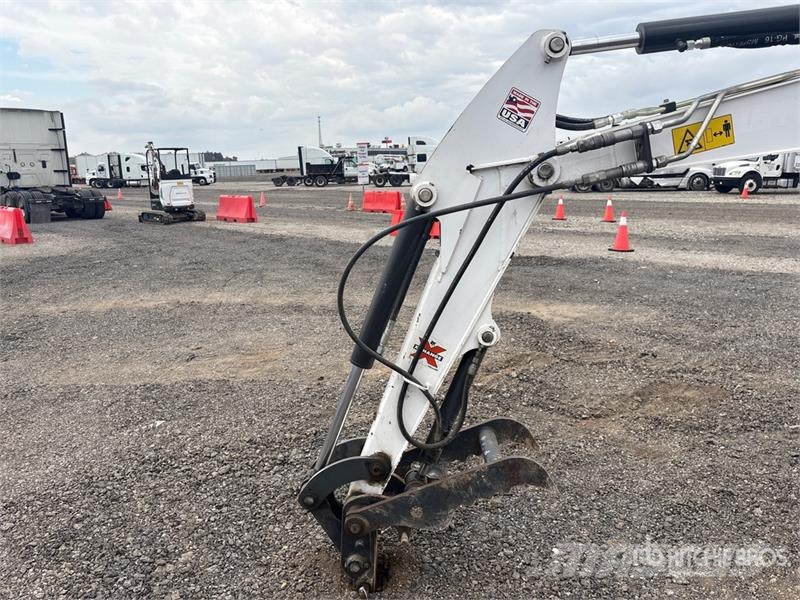 Bobcat E32i Electric Mini Excavator 小型挖掘机