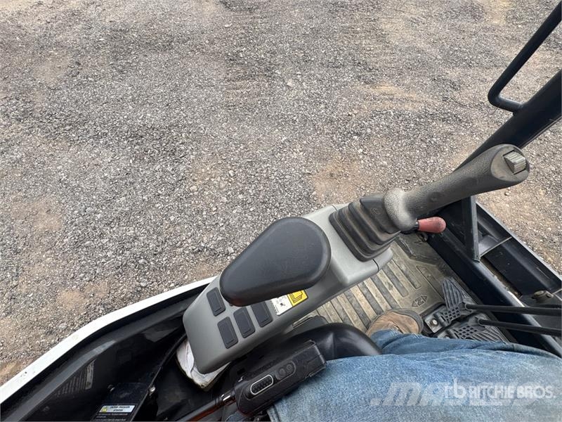 Bobcat E32i Electric Mini Excavator 小型挖掘机