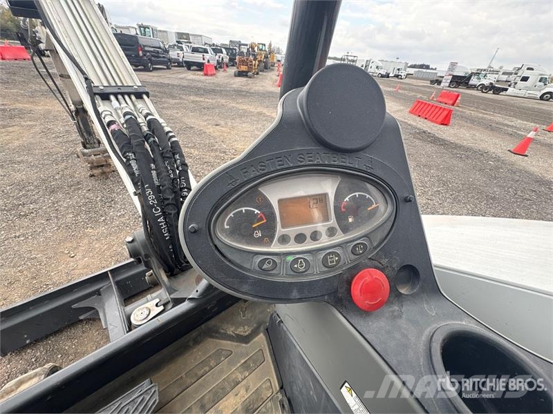 Bobcat E32i Electric Mini Excavator 小型挖掘机