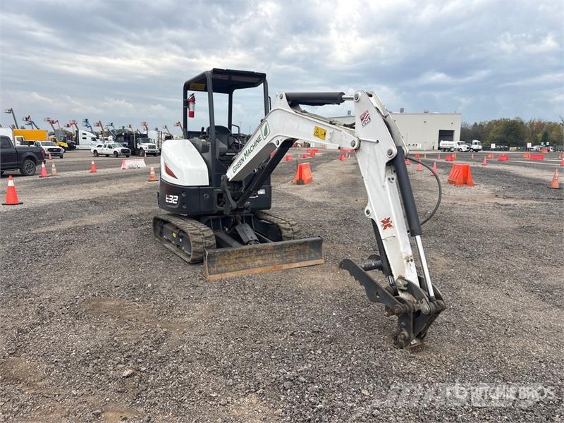 Bobcat E32i Electric Mini Excavator 小型挖掘机