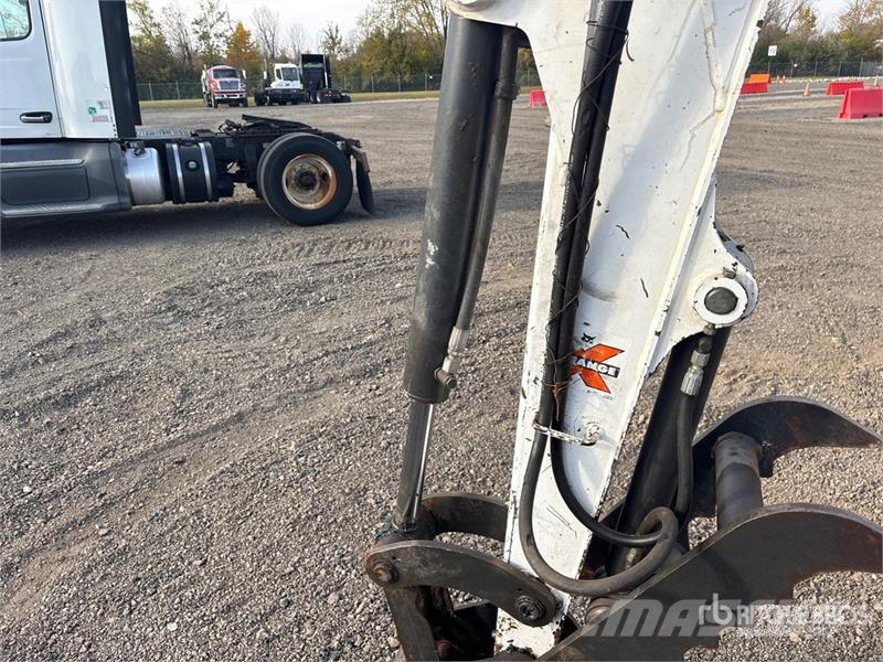 Bobcat E35I ミニ油圧ショベル 7t以下(ミニユンボ・ミニディガー)