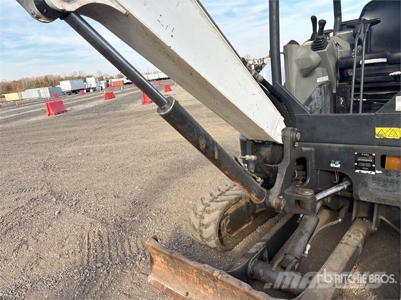 Bobcat E35I ミニ油圧ショベル 7t以下(ミニユンボ・ミニディガー)