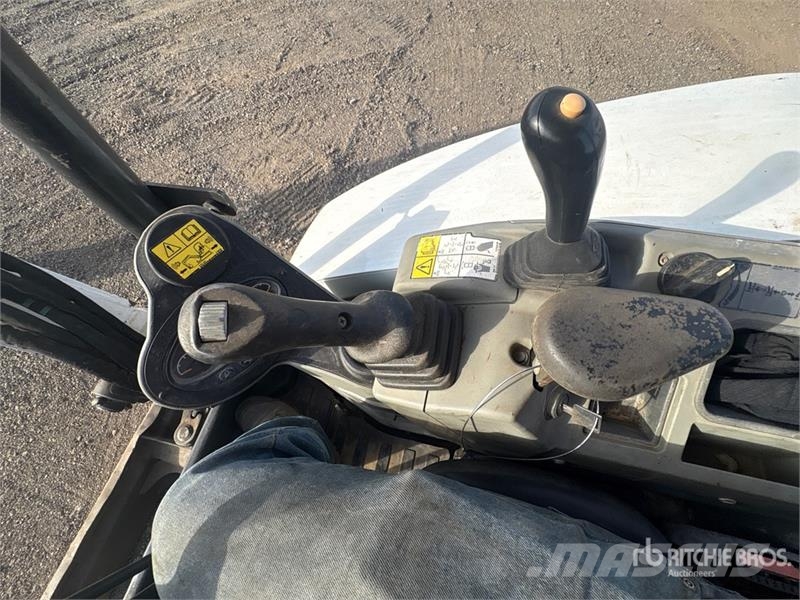 Bobcat E35I ミニ油圧ショベル 7t以下(ミニユンボ・ミニディガー)