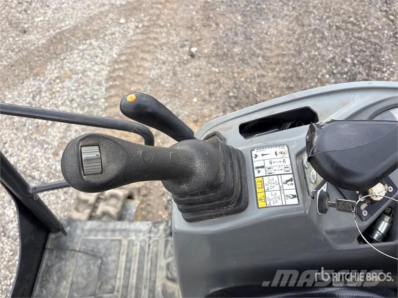 Bobcat Green Machine e320 Electric Mini Excavator 小型挖土機/掘鑿機<7t(小型挖掘機)