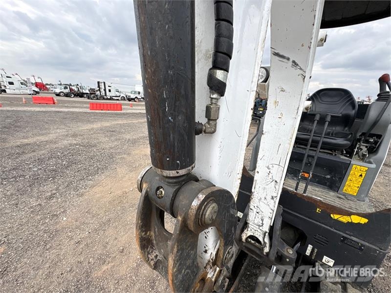 Bobcat Green Machine e320 Electric Mini Excavator 小型挖土機/掘鑿機<7t(小型挖掘機)