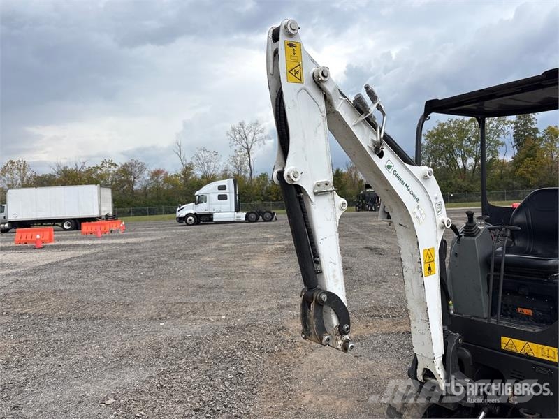 Bobcat Green Machine e320 Electric Mini Excavator 小型挖土機/掘鑿機<7t(小型挖掘機)