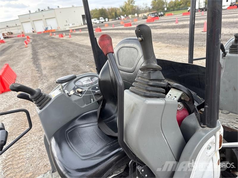 Bobcat Green Machine e320 Electric Mini Excavator 小型挖土機/掘鑿機<7t(小型挖掘機)