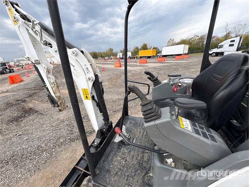 Bobcat Green Machine e320 Electric Mini Excavator 小型挖土機/掘鑿機<7t(小型挖掘機)