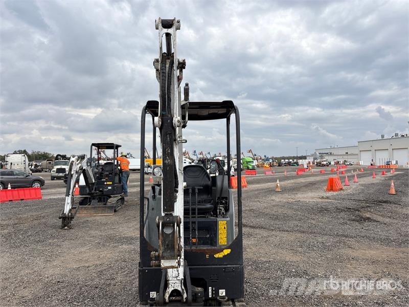 Bobcat Green Machine e320 Electric Mini Excavator 小型挖土機/掘鑿機<7t(小型挖掘機)