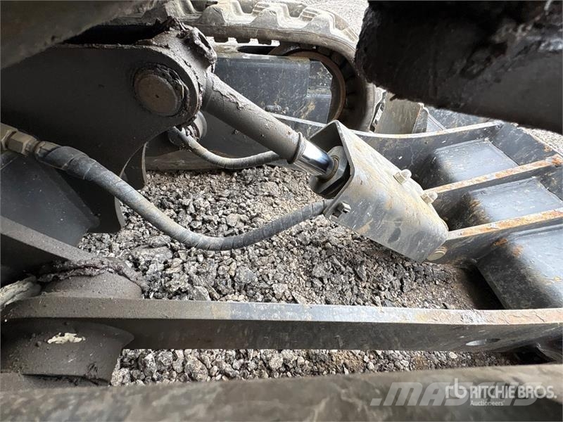 Bobcat Green Machine e320 Electric Mini Excavator 小型挖土機/掘鑿機<7t(小型挖掘機)