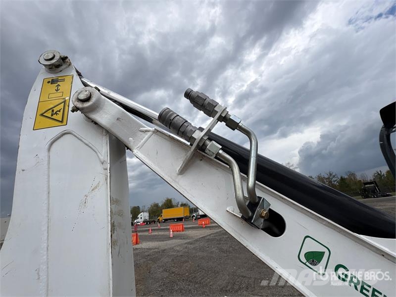 Bobcat Green Machine e320 Electric Mini Excavator 小型挖土機/掘鑿機<7t(小型挖掘機)