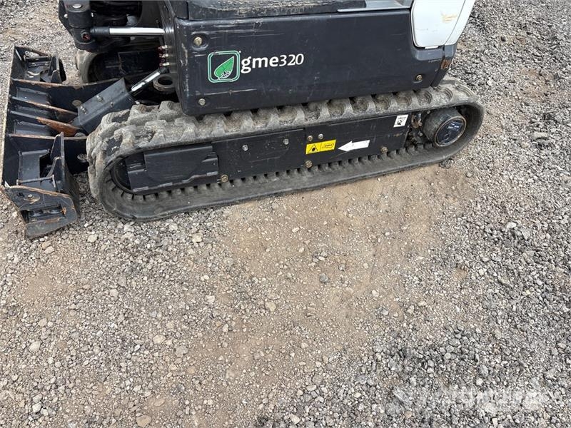 Bobcat Green Machine e320 Electric Mini Excavator 小型挖土機/掘鑿機<7t(小型挖掘機)