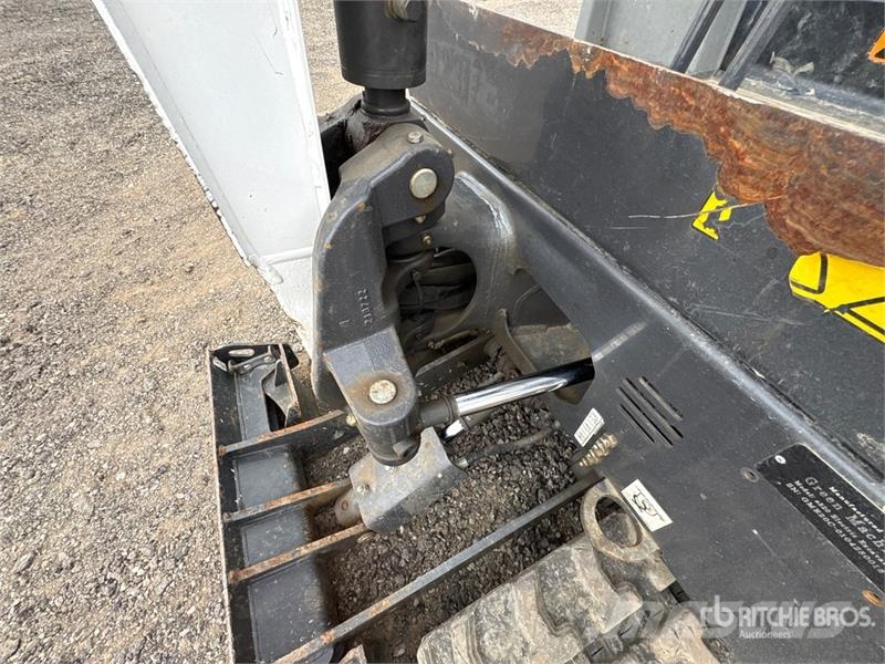 Bobcat Green Machine e320 Electric Mini Excavator 小型挖土機/掘鑿機<7t(小型挖掘機)