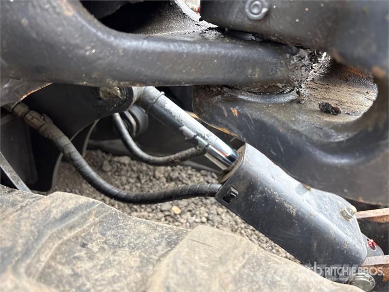 Bobcat Green Machine e320 Electric Mini Excavator 小型挖土機/掘鑿機<7t(小型挖掘機)
