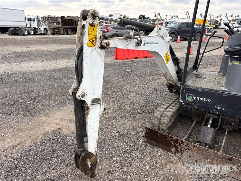 Bobcat Green Machine e320 Electric Mini Excavator 小型挖土機/掘鑿機<7t(小型挖掘機)