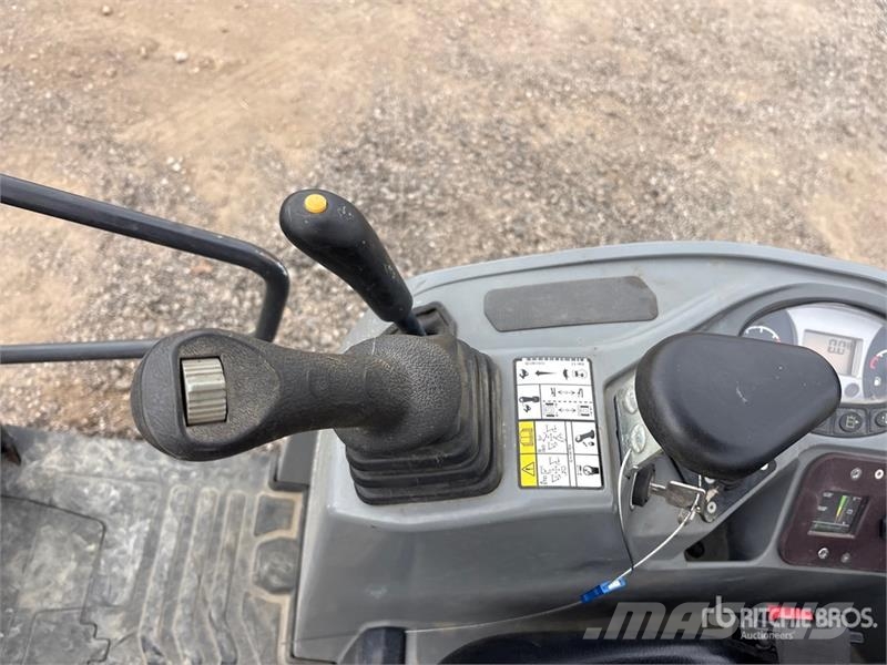 Bobcat Green Machine e320 Electric Mini Excavator 小型挖土機/掘鑿機<7t(小型挖掘機)