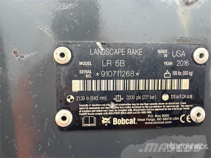 Bobcat LR5B 60 in Skid Steer Landscape Rake 犁耙和摊草机
