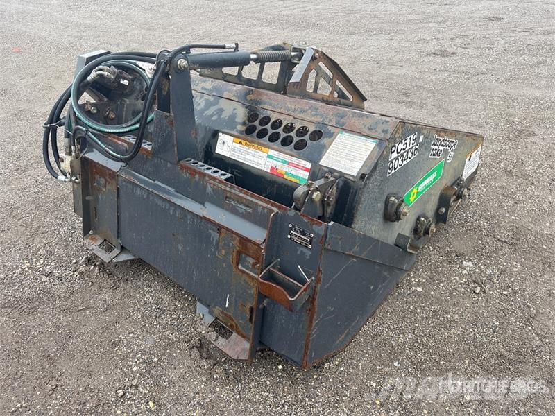Bobcat LR5B 60 in Skid Steer Landscape Rake 犁耙和摊草机