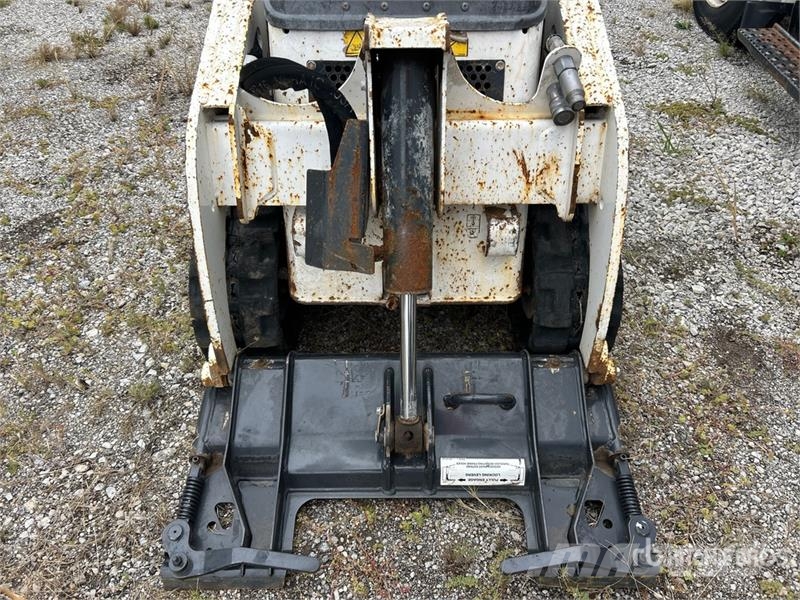 Bobcat MT100 Mini Compact Track Loader Skid steer mini nakladalci