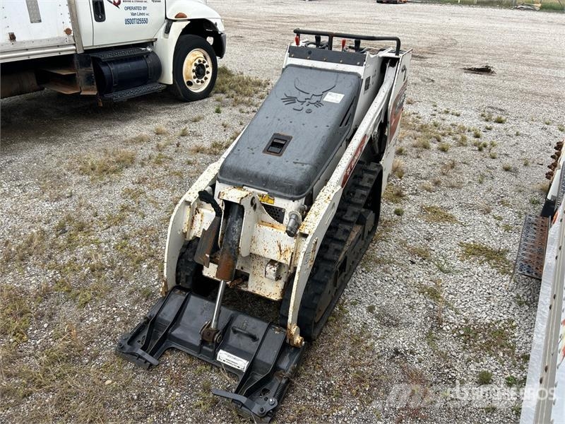 Bobcat MT100 Mini Compact Track Loader Skid steer mini nakladalci