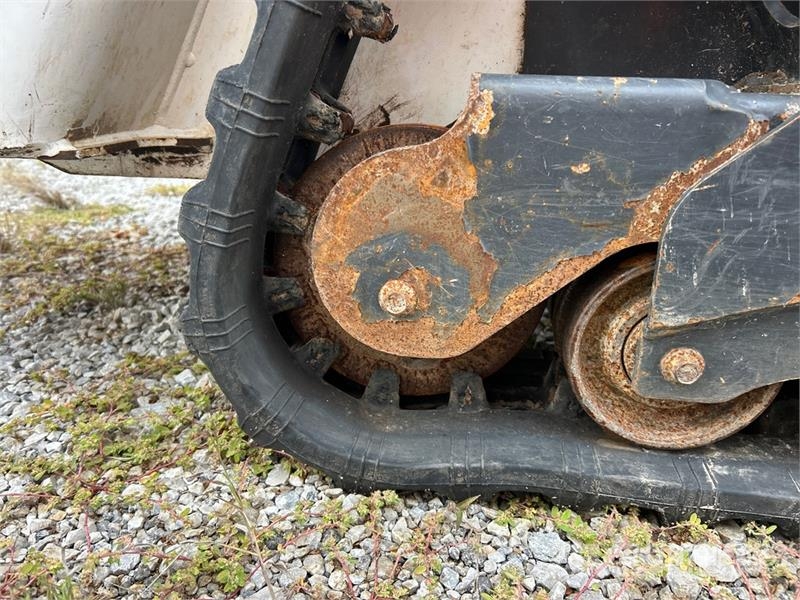 Bobcat MT100 Mini Compact Track Loader Skid steer mini nakladalci