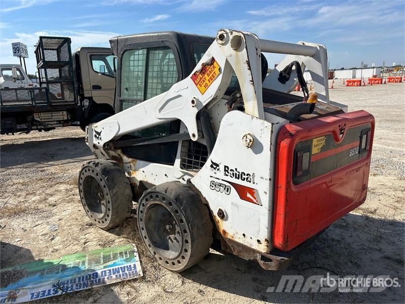 Bobcat S570 Мини-погрузчики