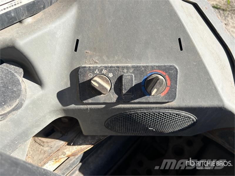 Bobcat S650 Skid steer loaders