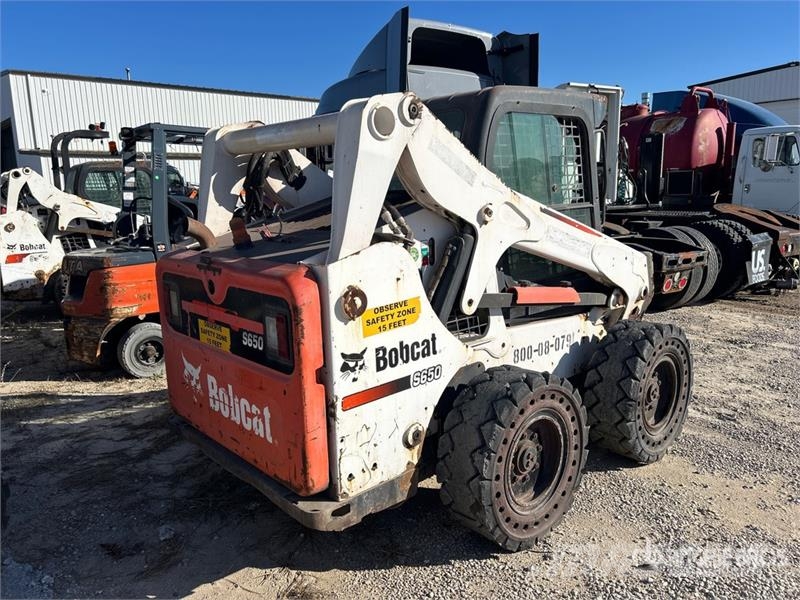Bobcat S650 Skid steer loaders