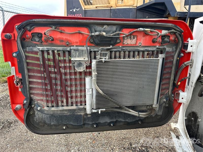 Bobcat S76 All-Wheel Steer Skid Steer Loader Mini Pale Gommate