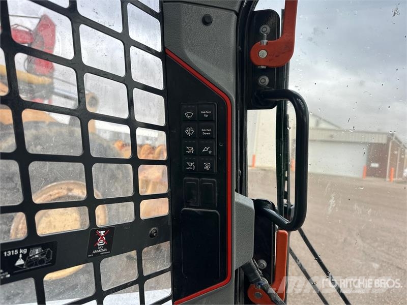Bobcat S76 All-Wheel Steer Skid Steer Loader Skid steer loaders