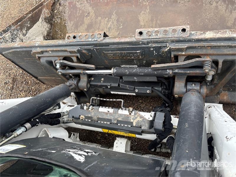 Bobcat S76 All-Wheel Steer Two-Speed Skid Steer Loader Skid steer loaders