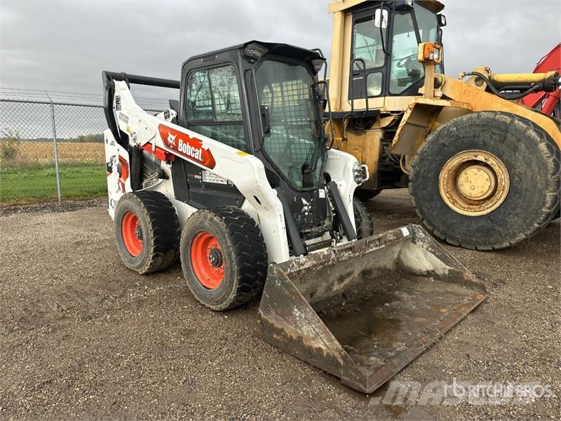 Bobcat S76 All-Wheel Steer Skid Steer Loader Skid steer loaders