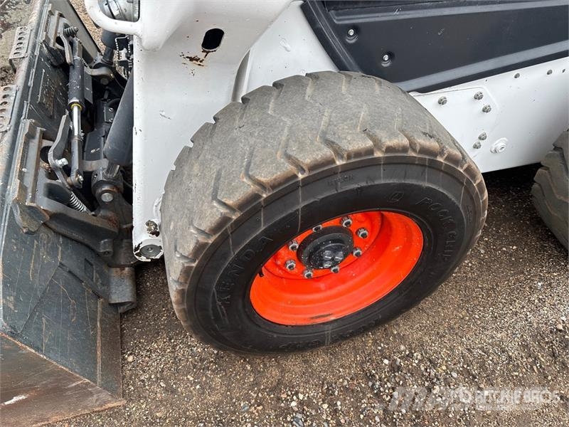 Bobcat S76 All-Wheel Steer Two-Speed Skid Steer Loader Skid steer loaders