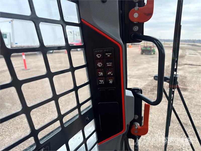 Bobcat S76 All-Wheel Steer Two-Speed High Flow Skid Steer Kompaktrakodók