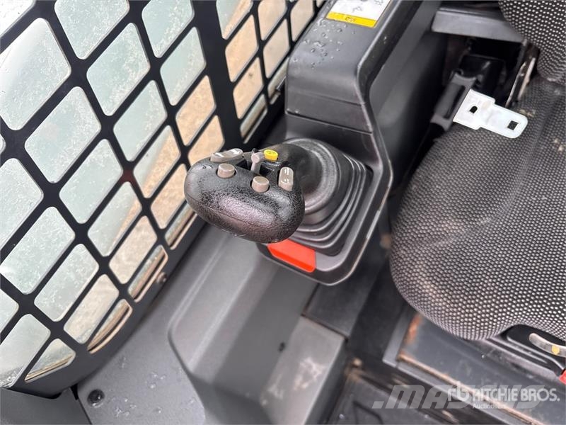 Bobcat S76 All-Wheel Steer Two-Speed High Flow Skid Steer Kompaktrakodók