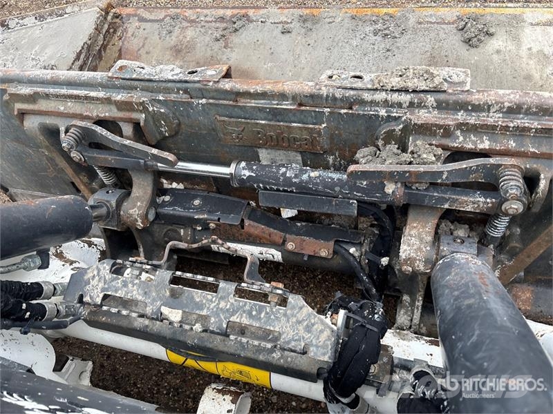 Bobcat S76 All-Wheel Steer Two-Speed High Flow Skid Steer Kompaktrakodók