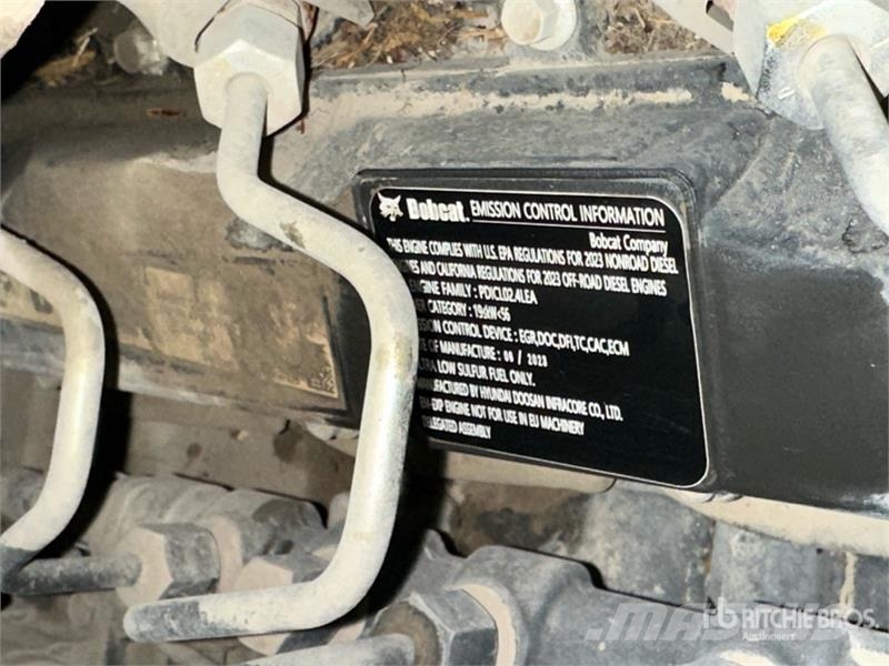 Bobcat S76 All-Wheel Steer Skid Steer Loader Skid steer loaders