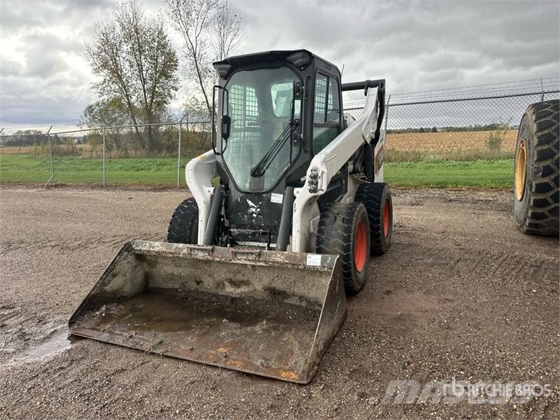 Bobcat S76 All-Wheel Steer Skid Steer Loader Skid steer loaders