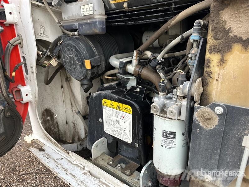 Bobcat S76 All-Wheel Steer Skid Steer Loader Mini Pale Gommate