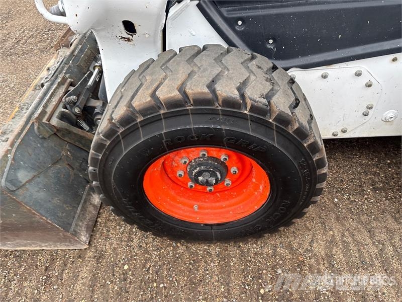 Bobcat S76 All-Wheel Steer Two-Speed High Flow Skid Steer Kompaktrakodók