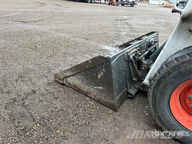 Bobcat S76 All-Wheel Steer Skid Steer Loader Skid steer loaders