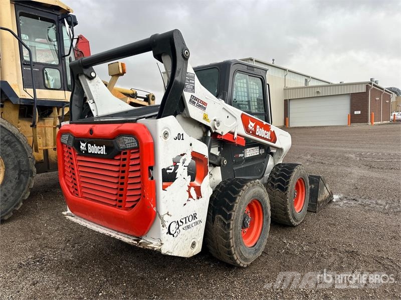Bobcat S76 All-Wheel Steer Skid Steer Loader Skid steer loaders