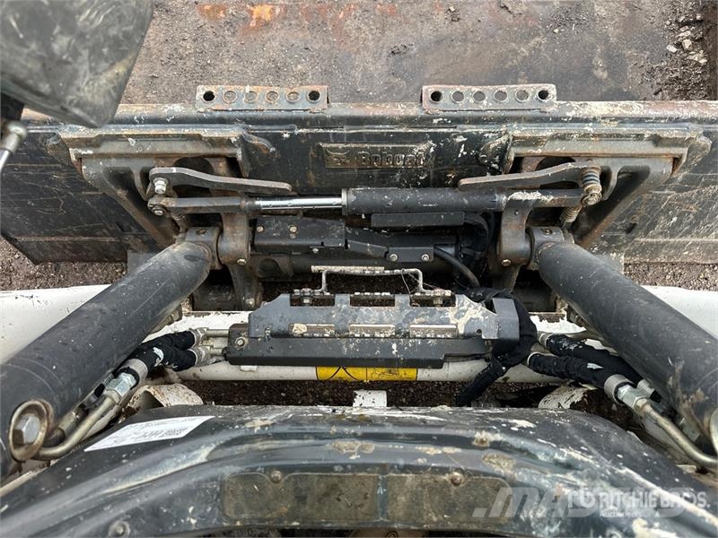 Bobcat S76 All-Wheel Steer Skid Steer Loader Skid steer loaders